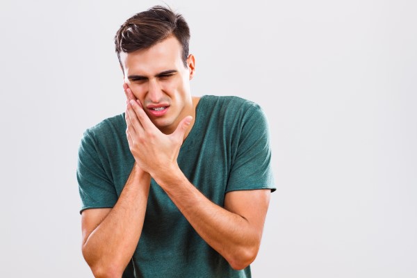 When To Seek Treatment From An Emergency Dentist